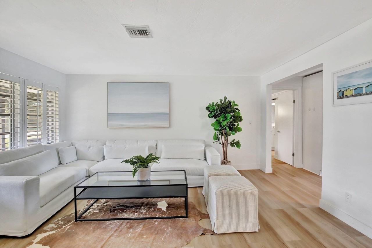 3019 N 57th Dr - Photo 3 of 36