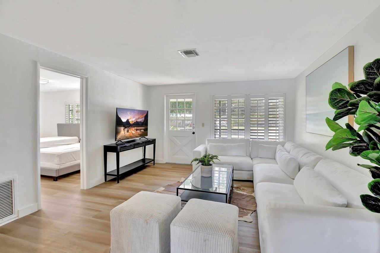 3019 N 57th Dr - Photo 5 of 36