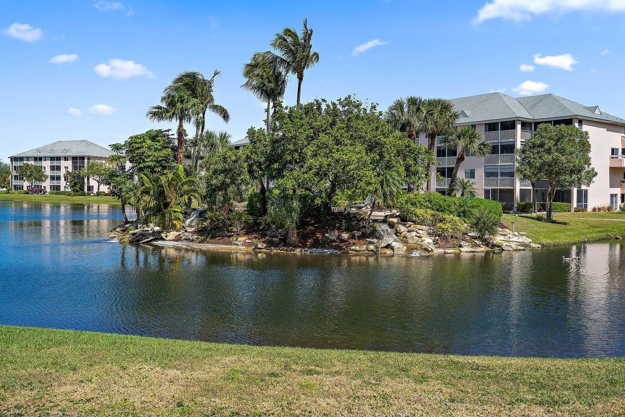 353 S Us Highway 1 Apt E408 - Photo 3 of 39