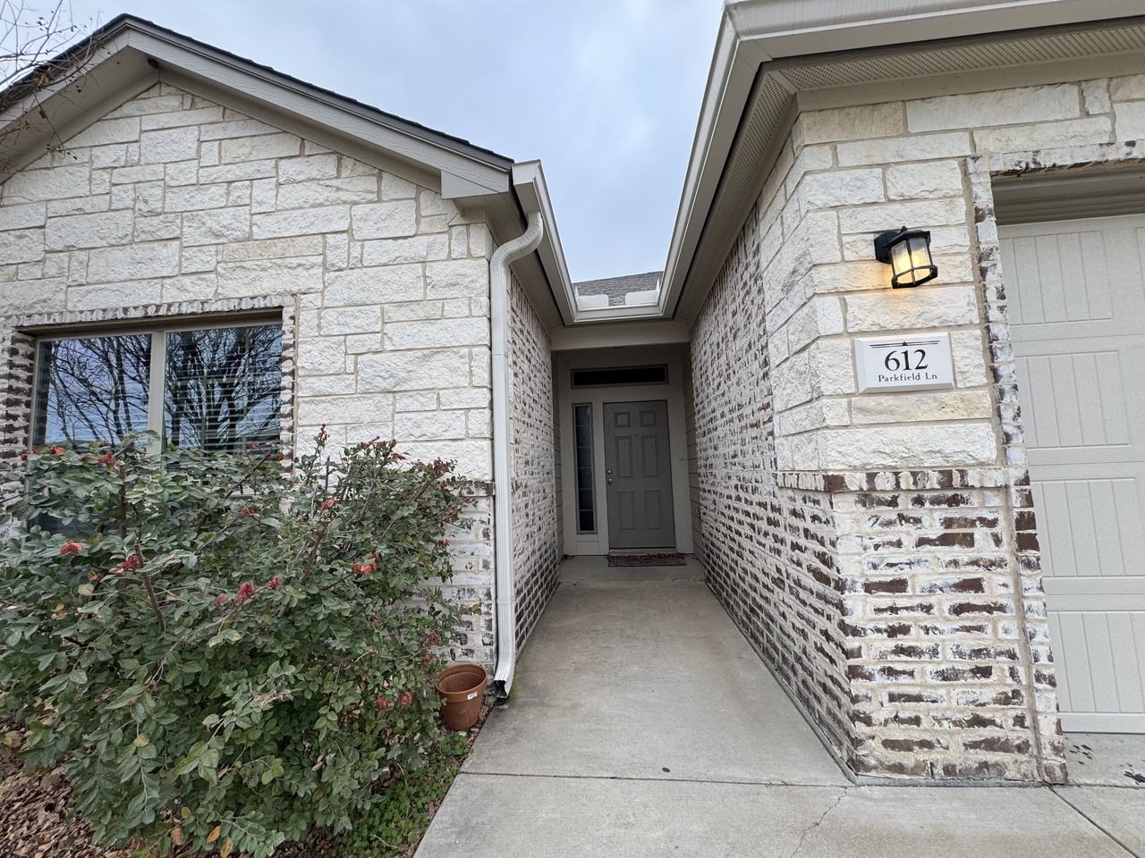 612 Parkfield Ln #1 - Photo 2 of 28