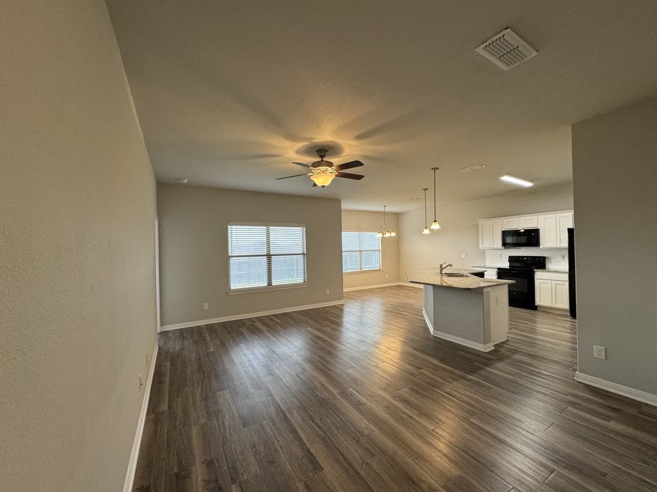 612 Parkfield Ln #1 - Photo 4 of 28