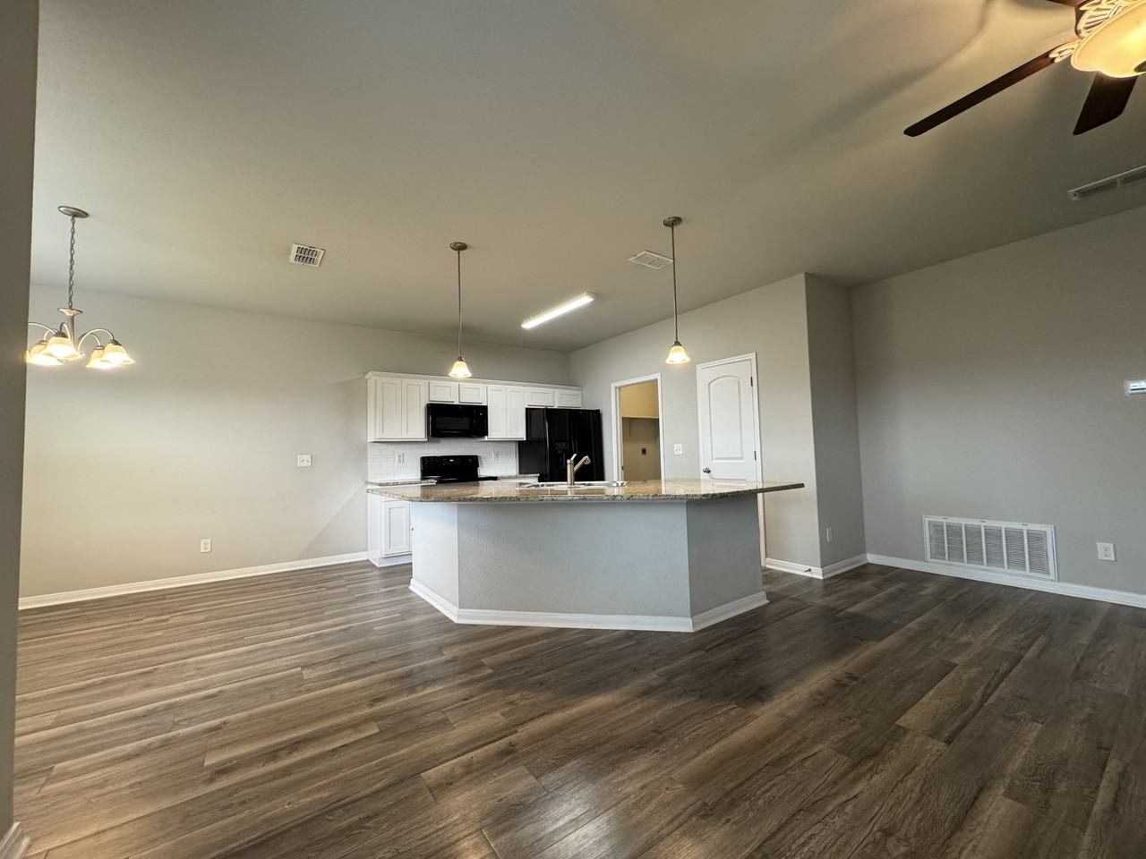 612 Parkfield Ln #1 - Photo 7 of 28