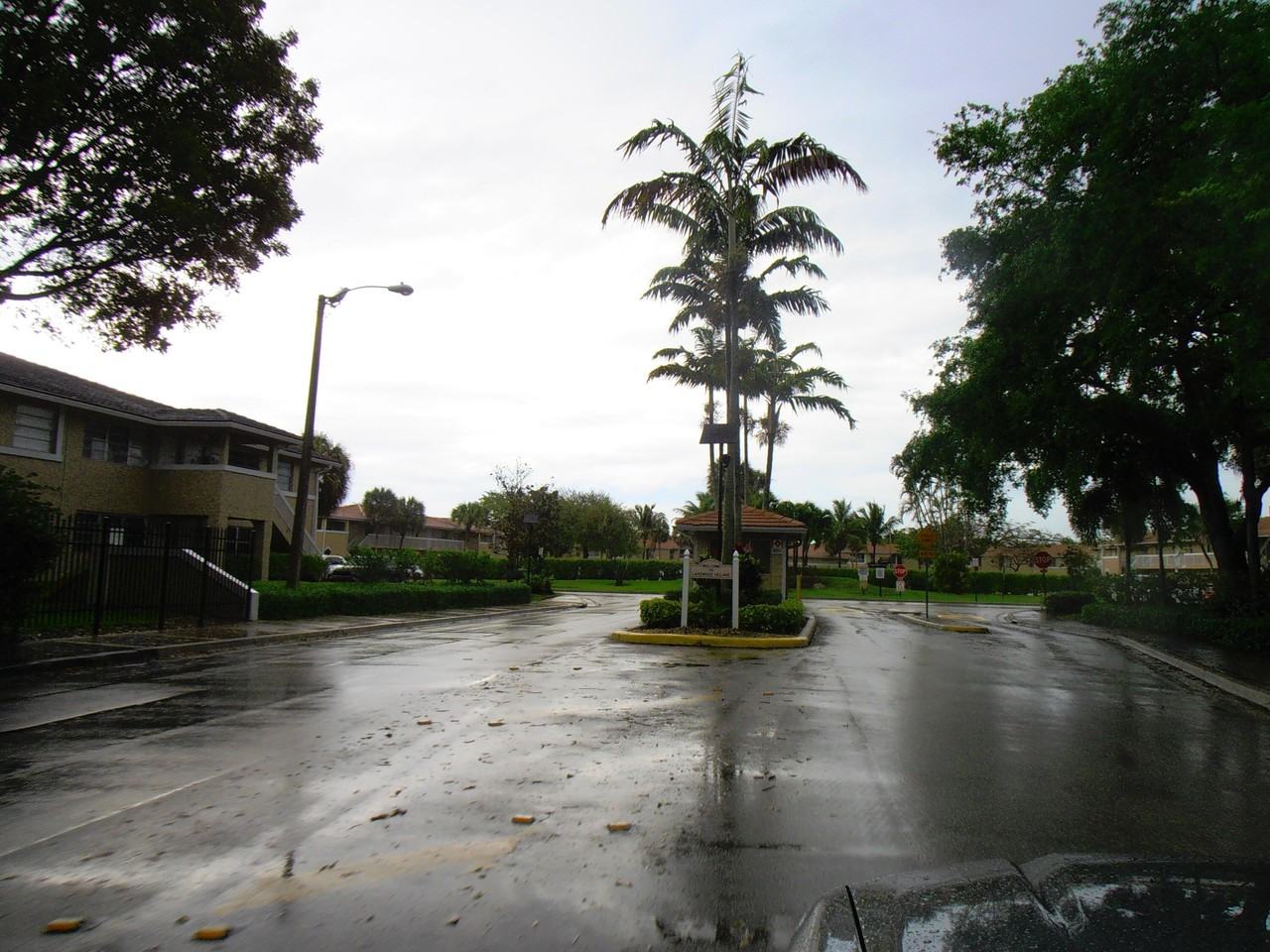 877 Twin Lakes Dr Unit G - Photo 3 of 26