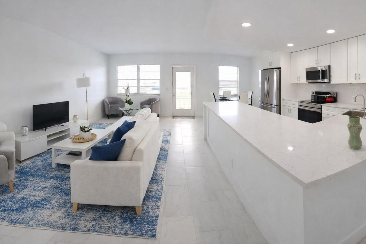 2003 Lincoln A - Photo 2 of 36