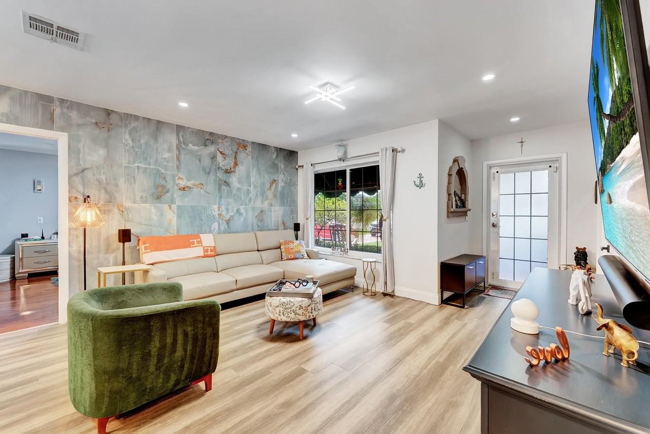 661 Eagle Cir - Photo 7 of 42