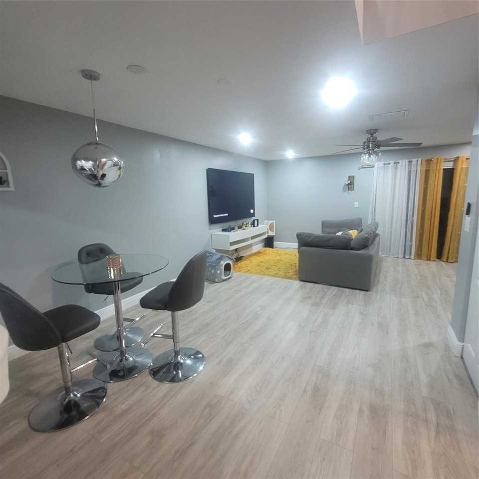 9210 Nw 14th St #9210 - Photo 5 of 25