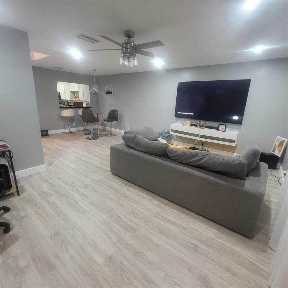 9210 Nw 14th St #9210 - Photo 7 of 25