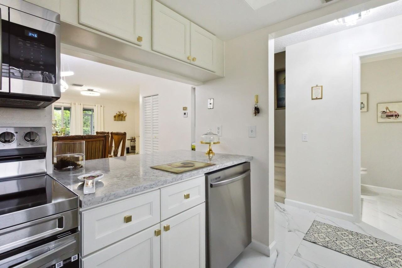 368 Waterside Dr - Photo 7 of 24