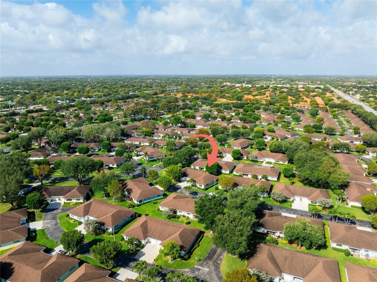 9870 Pecan Tree Dr Apt B - Photo 3 of 24