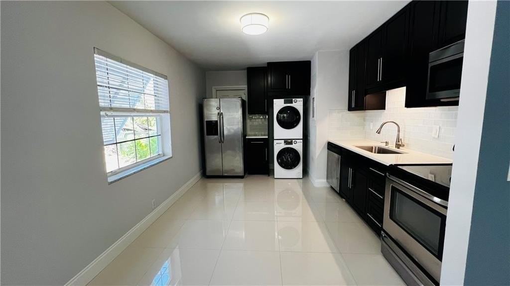 730 Middle St - Photo 3 of 50