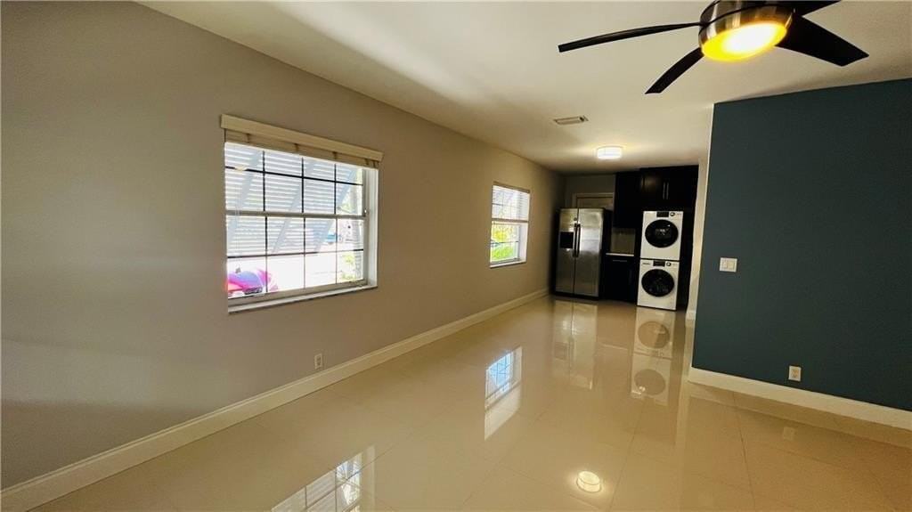 730 Middle St - Photo 5 of 50