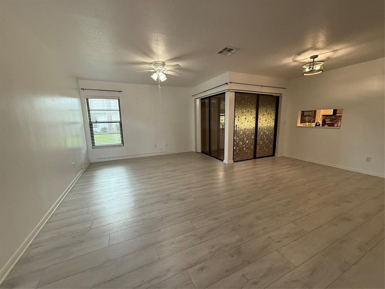 6101 Woodlake Blvd - Photo 4 of 18