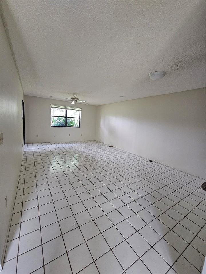 263 Deerfield Ct - Photo 7 of 14