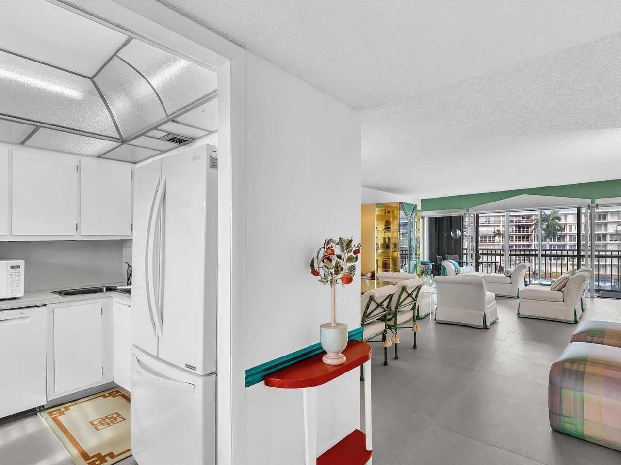 1537 E Hillsboro Blvd #438 - Photo 4 of 50
