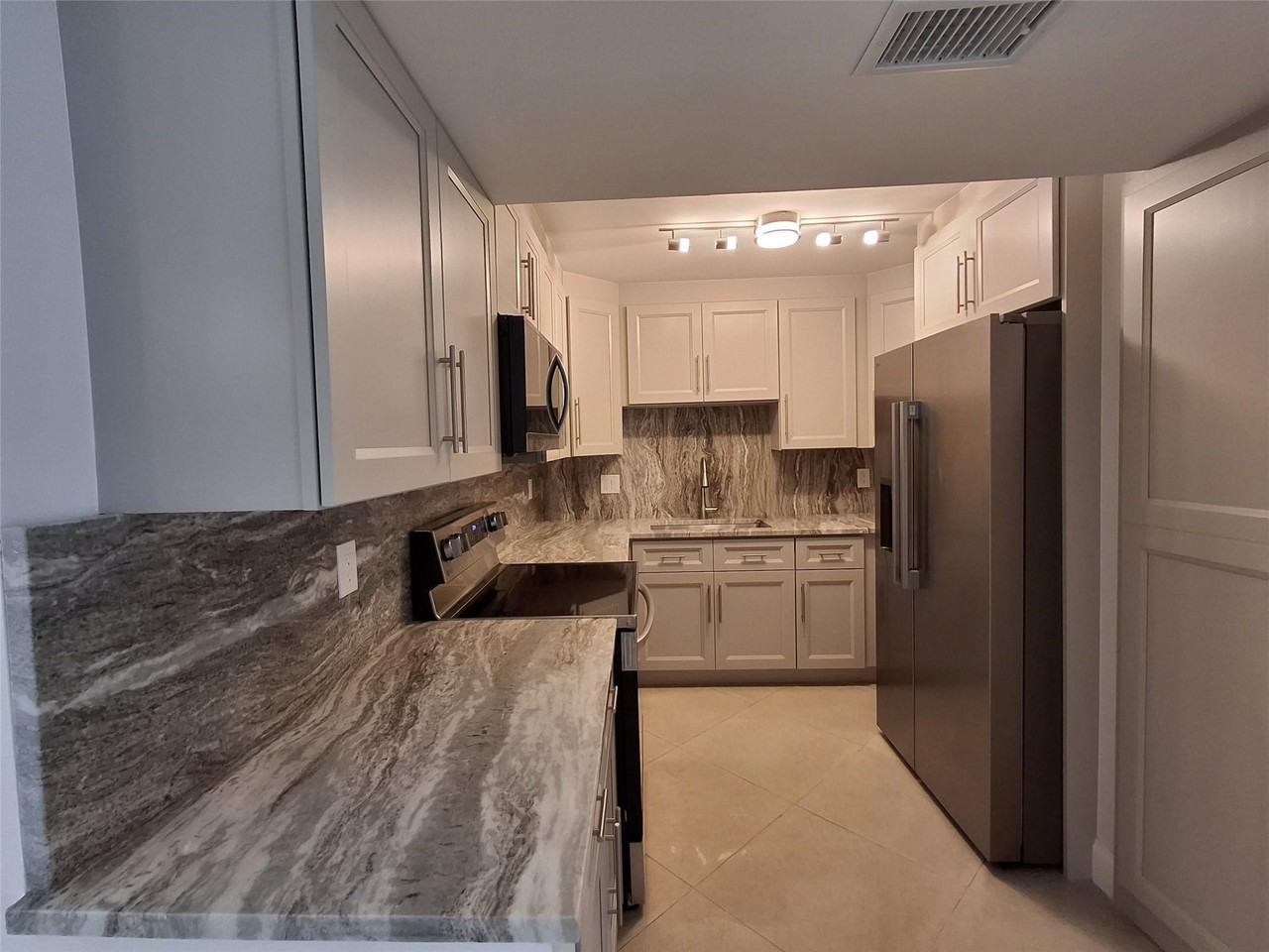 8763 Shadow Wood Blvd Unit 202