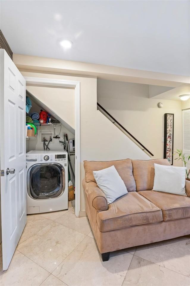 811 W Oakland Park Blvd Apt F4 - Photo 7 of 30