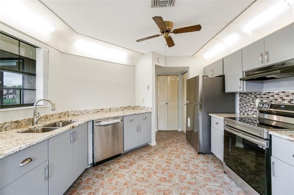 8807 W Sunrise Blvd Unit 8807 - Photo 2 of 28