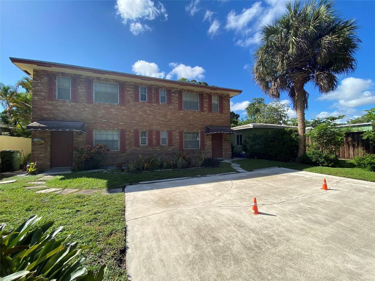 310 Sw 11th Ct - Photo 3 of 12