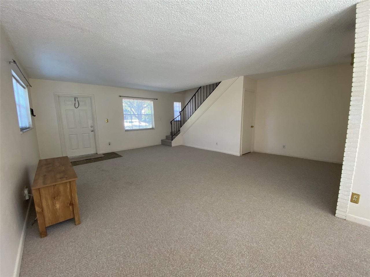 310 Sw 11th Ct - Photo 5 of 12