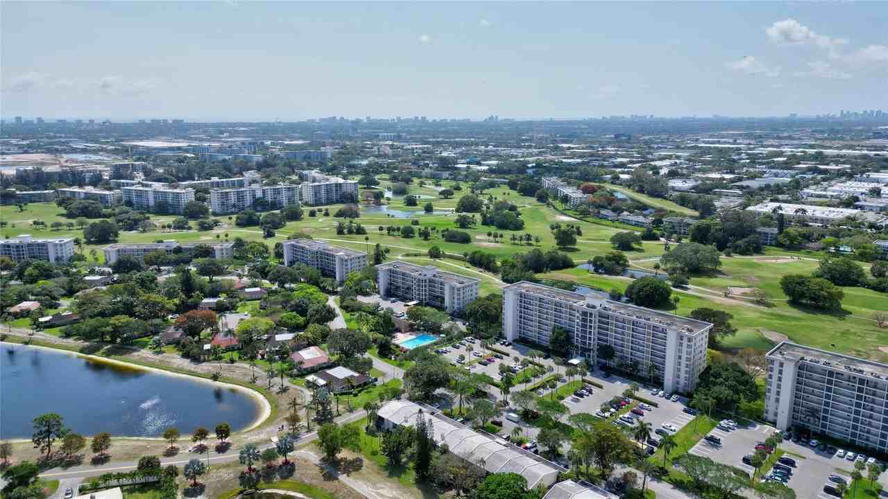 3050 N Palm Aire Dr #505 - Photo 4 of 45