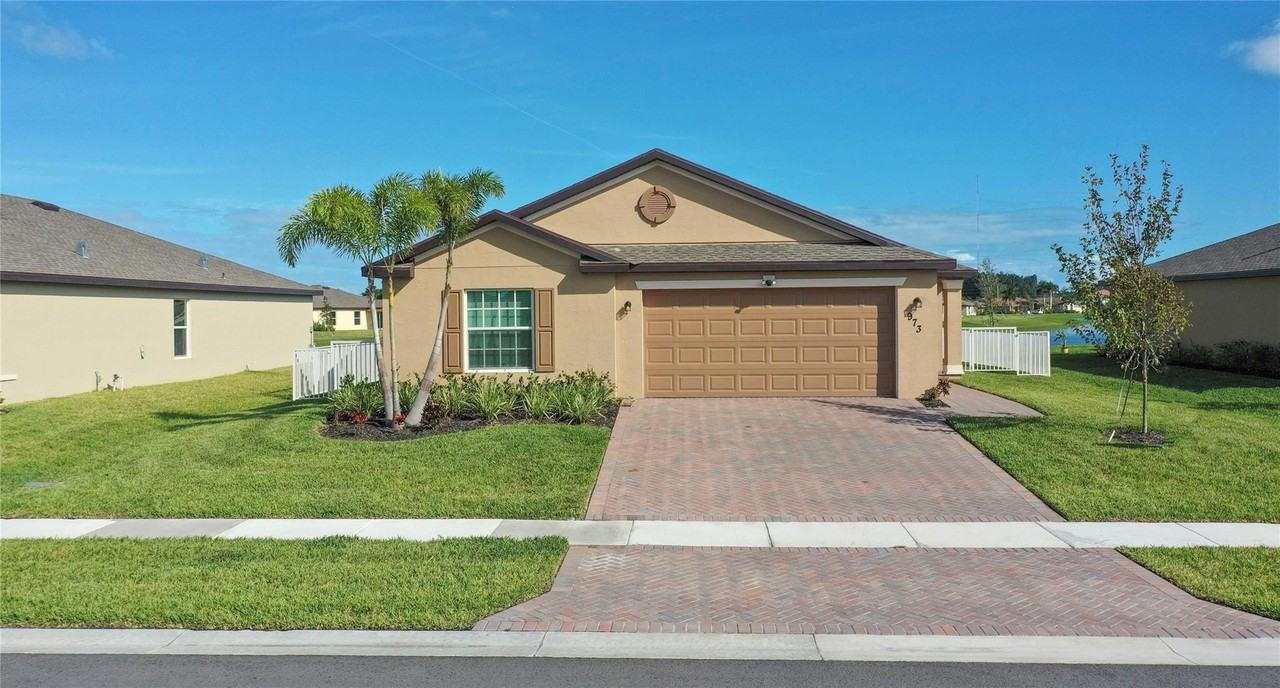 973 Bent Creek Dr - Photo 2 of 50