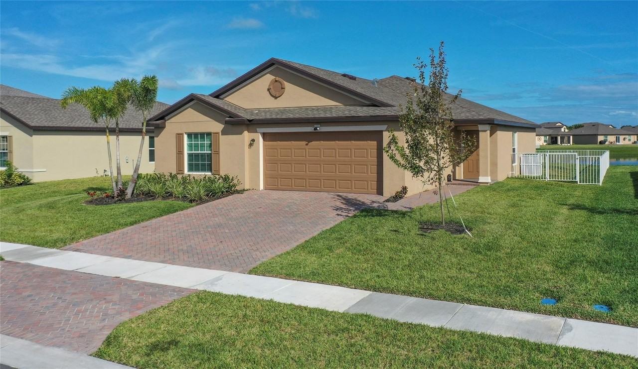 973 Bent Creek Dr - Photo 4 of 50