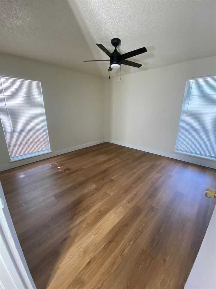 3025 Se 55th Ave #C - Photo 2 of 13