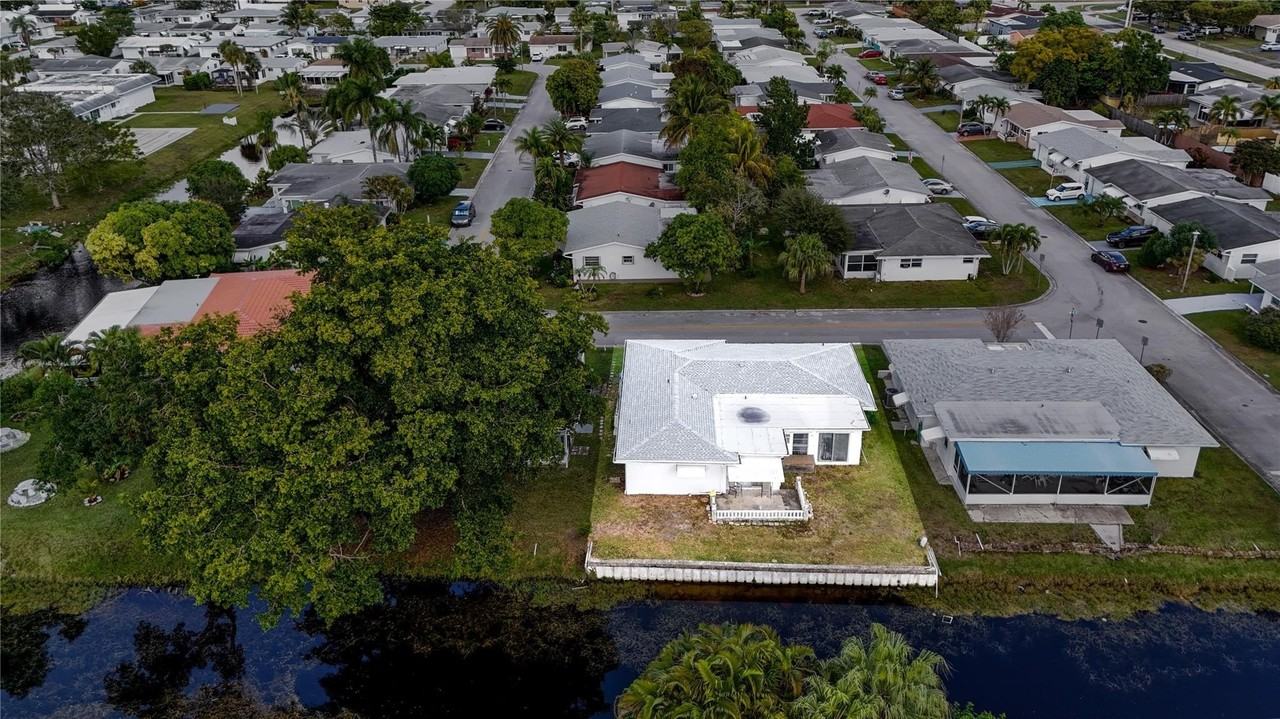 6680 Nw 16th St - Photo 4 of 50