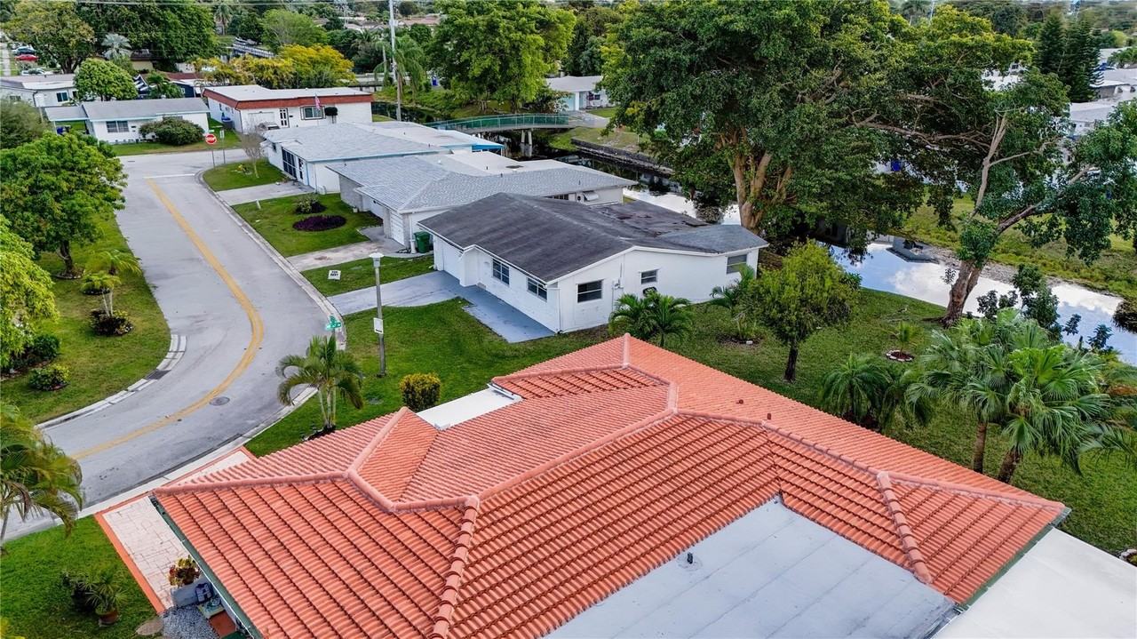 6680 Nw 16th St - Photo 7 of 50