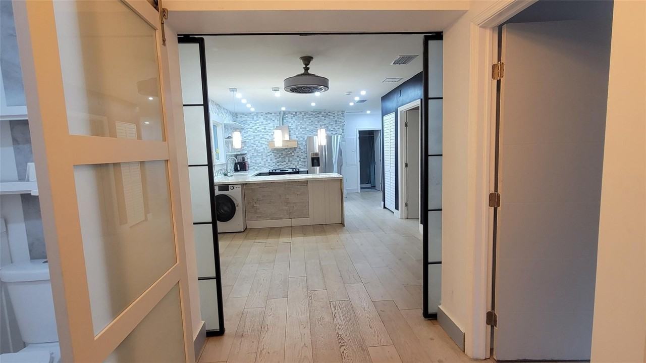 512 Nw 15th Ter - Photo 3 of 22