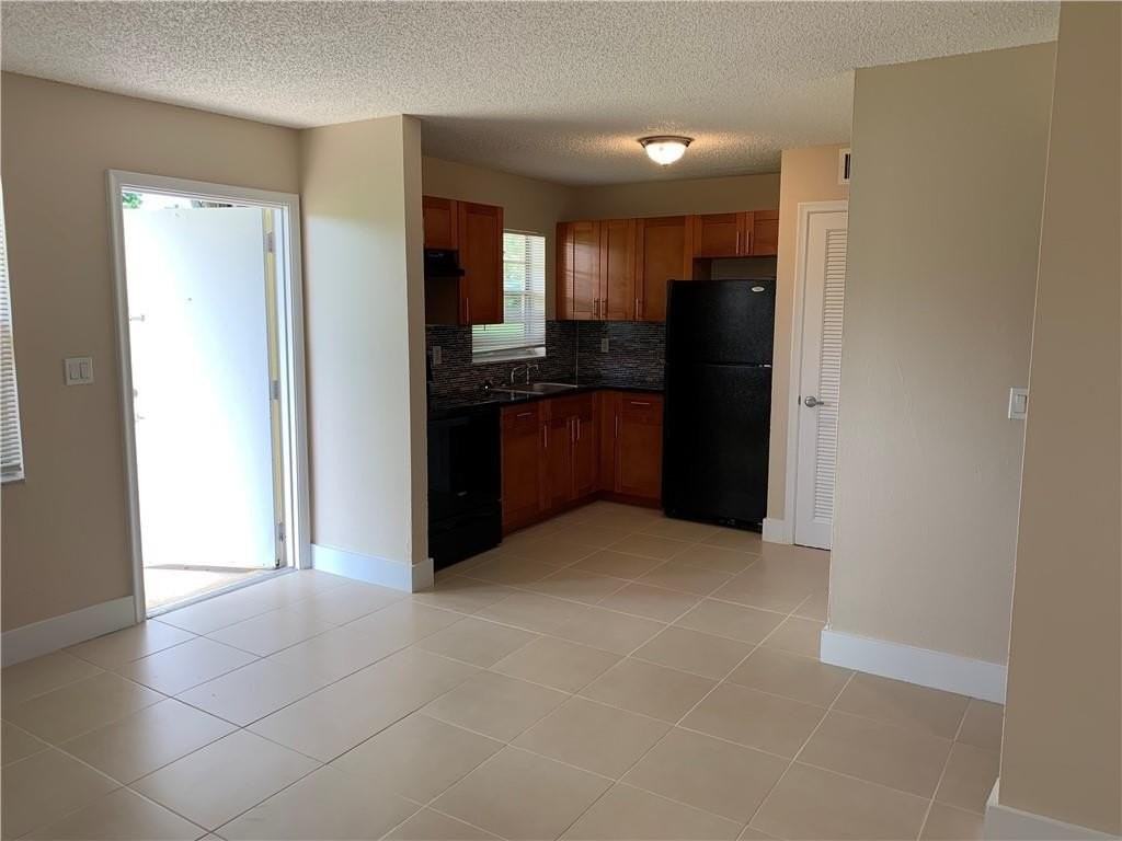 5180 Ne 6th Ave Apt 602 - Photo 4 of 16