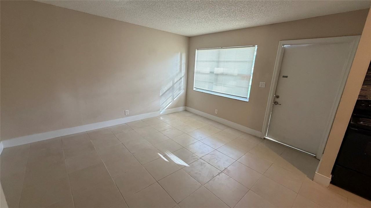 5180 Ne 6th Ave Apt 602 - Photo 5 of 16