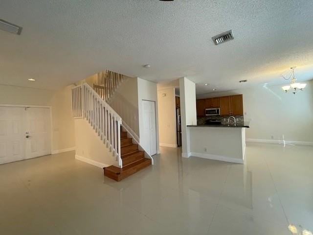 1156 Chinaberry Dr - Photo 4 of 44