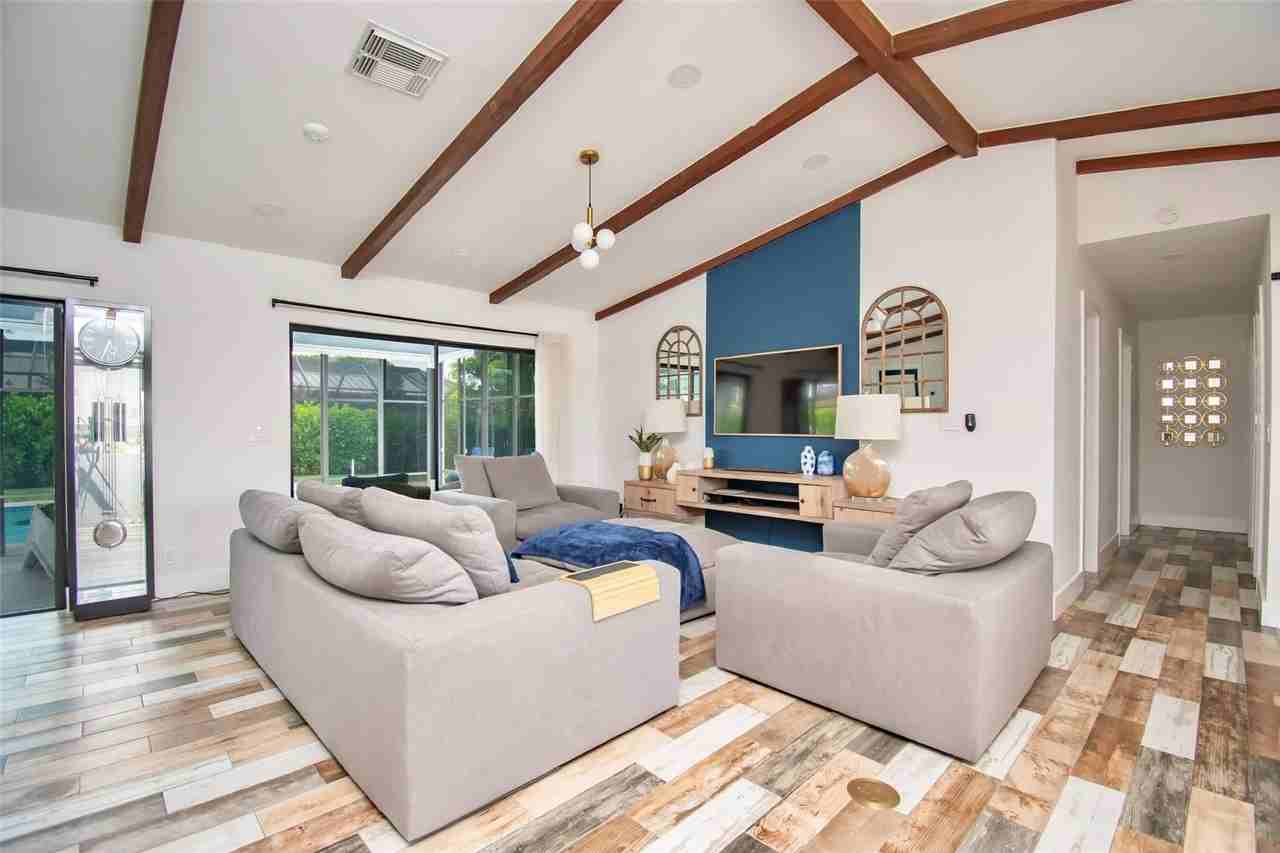 6557 Country Wood Way - Photo 7 of 25