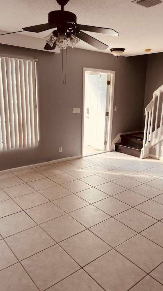 4735 Sw 14th St - Photo 5 of 31