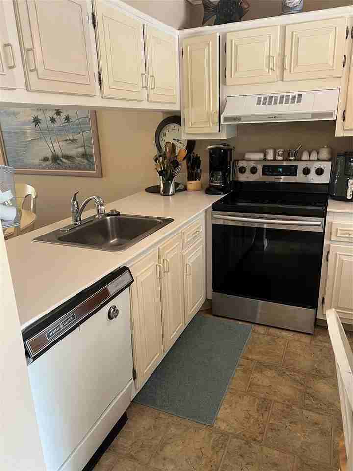 4801 Martinique Pl #G2 - Photo 4 of 29