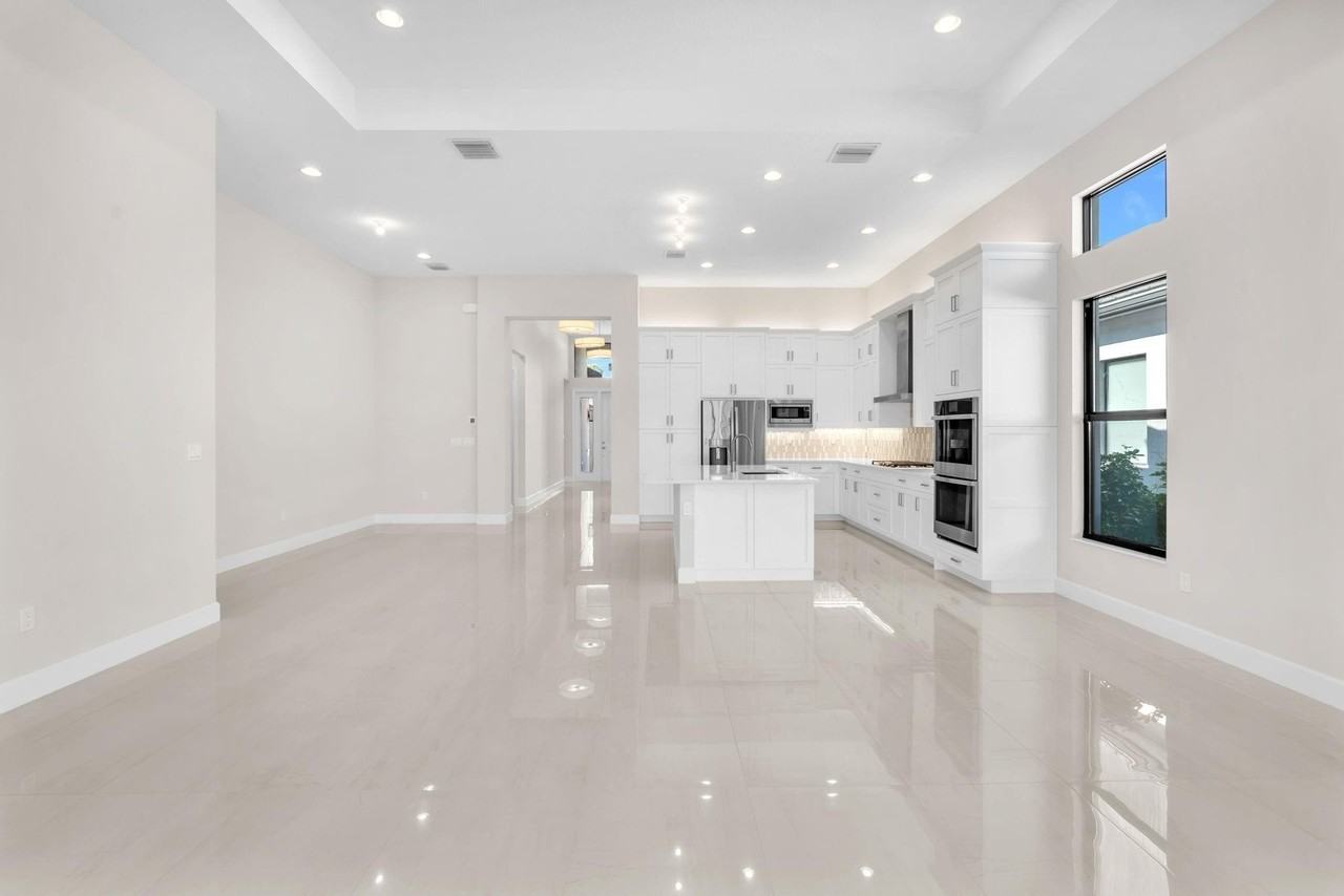 10990 Violet Meadow St - Photo 7 of 50