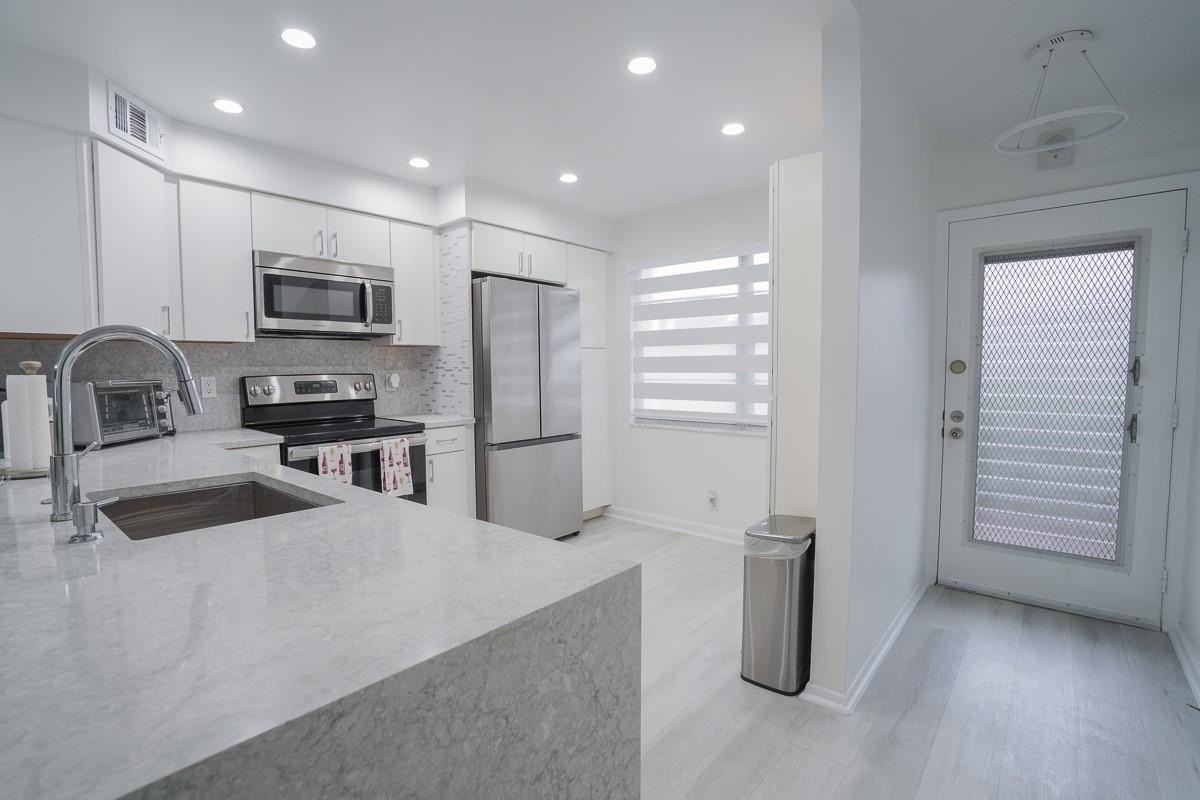 3201 Portofino Pt Apt F1 - Photo 2 of 50