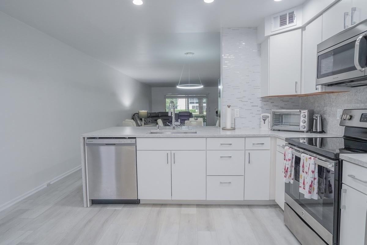 3201 Portofino Pt Apt F1 - Photo 4 of 50