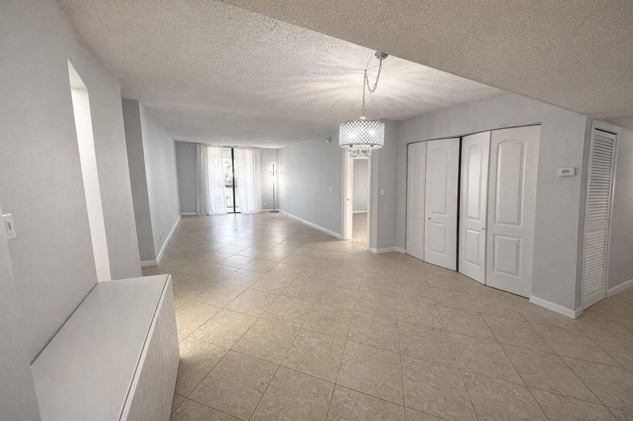 737 Se 1st Way Apt 302 - Photo 6 of 15