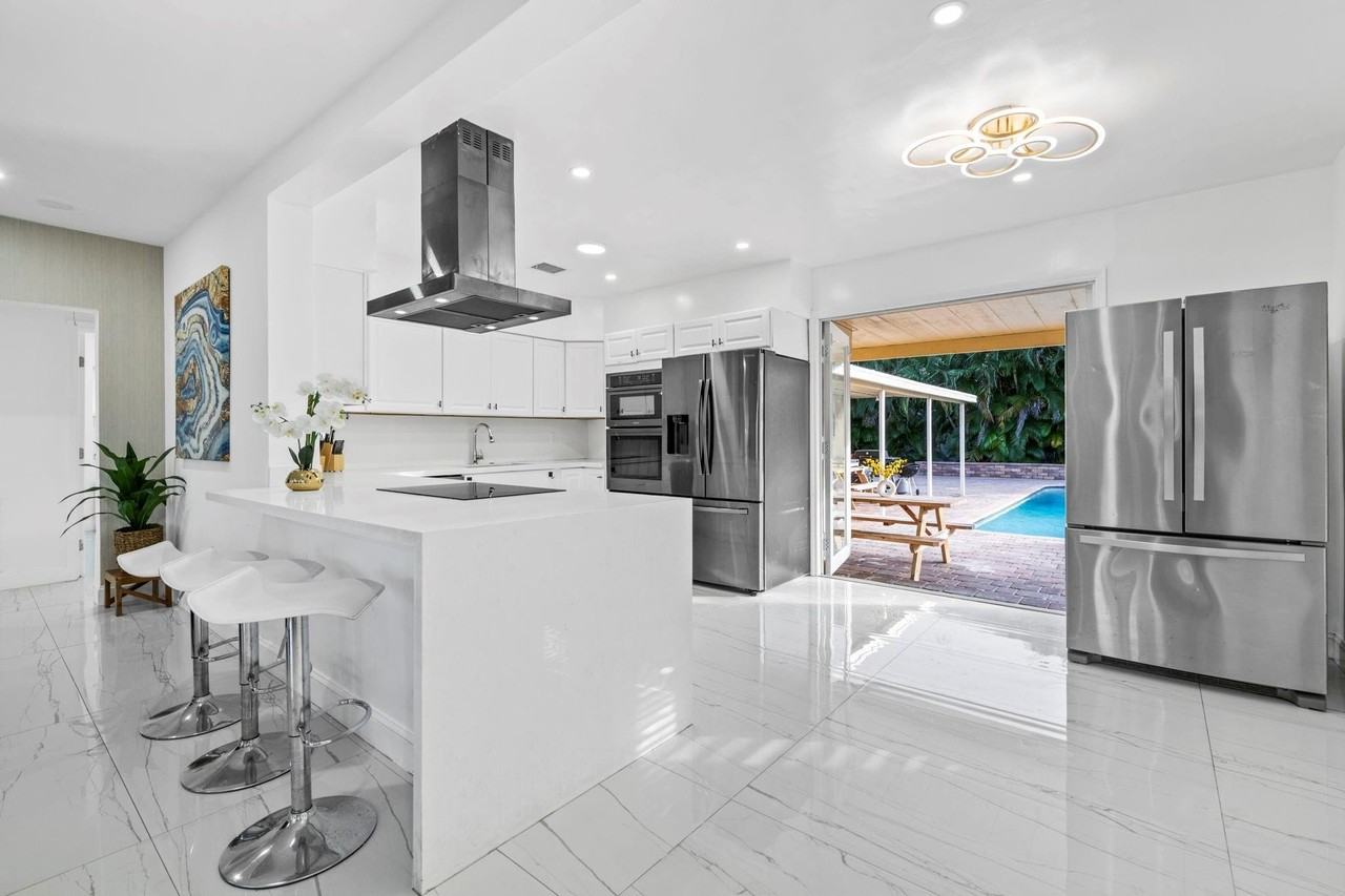 1260 Sw 32nd St - Photo 6 of 15