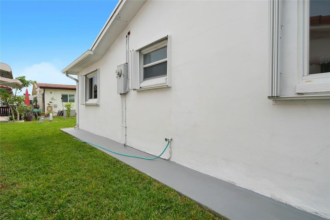 4510 Nw 49th Dr - Photo 5 of 34