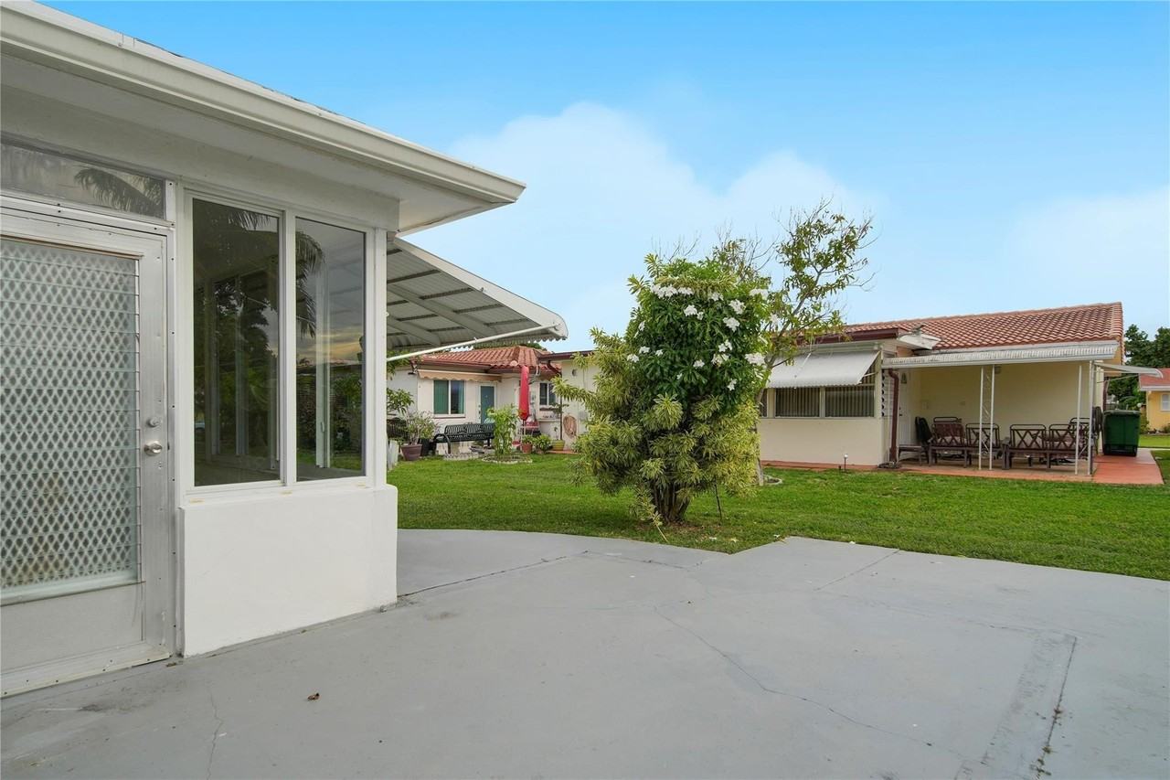 4510 Nw 49th Dr - Photo 6 of 34