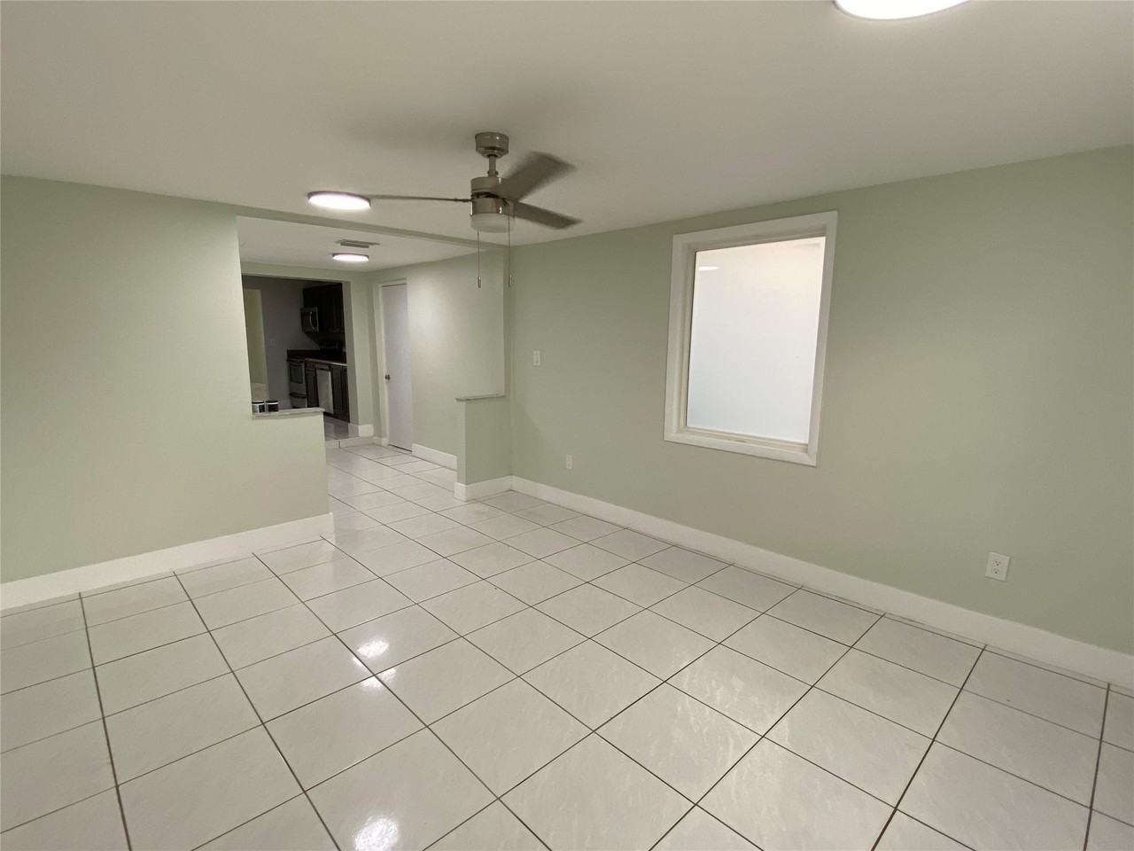 1610 Ne 62nd St - Photo 6 of 20