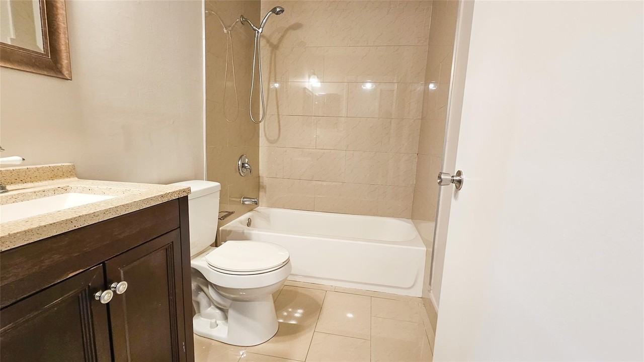 416 Lakeside Dr #129 - Photo 7 of 31