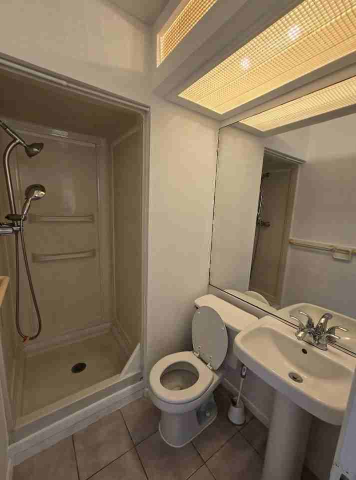 31 Sw 10th St - Photo 6 of 10