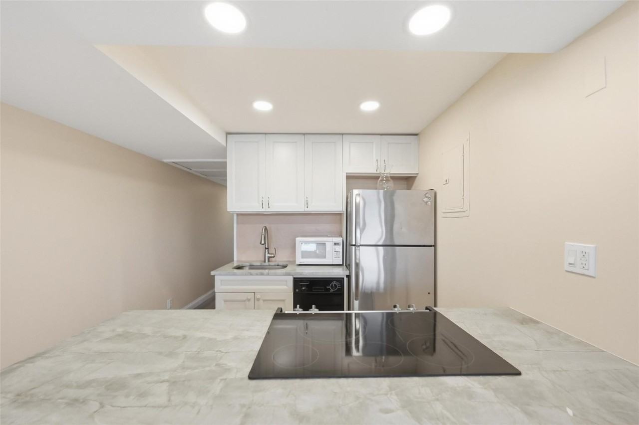 801 Ne 18th Ct Apt 202 - Photo 4 of 45