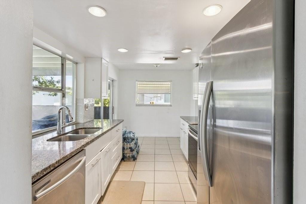 6708 Nw 57th Dr - Photo 3 of 11