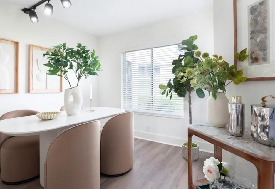 800 The Pointe Dr - Photo 4 of 7