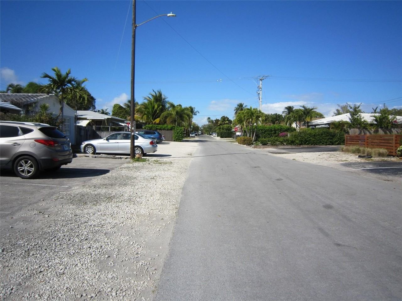 1129 Ne 16th Ave Apt 4 - Photo 4 of 16